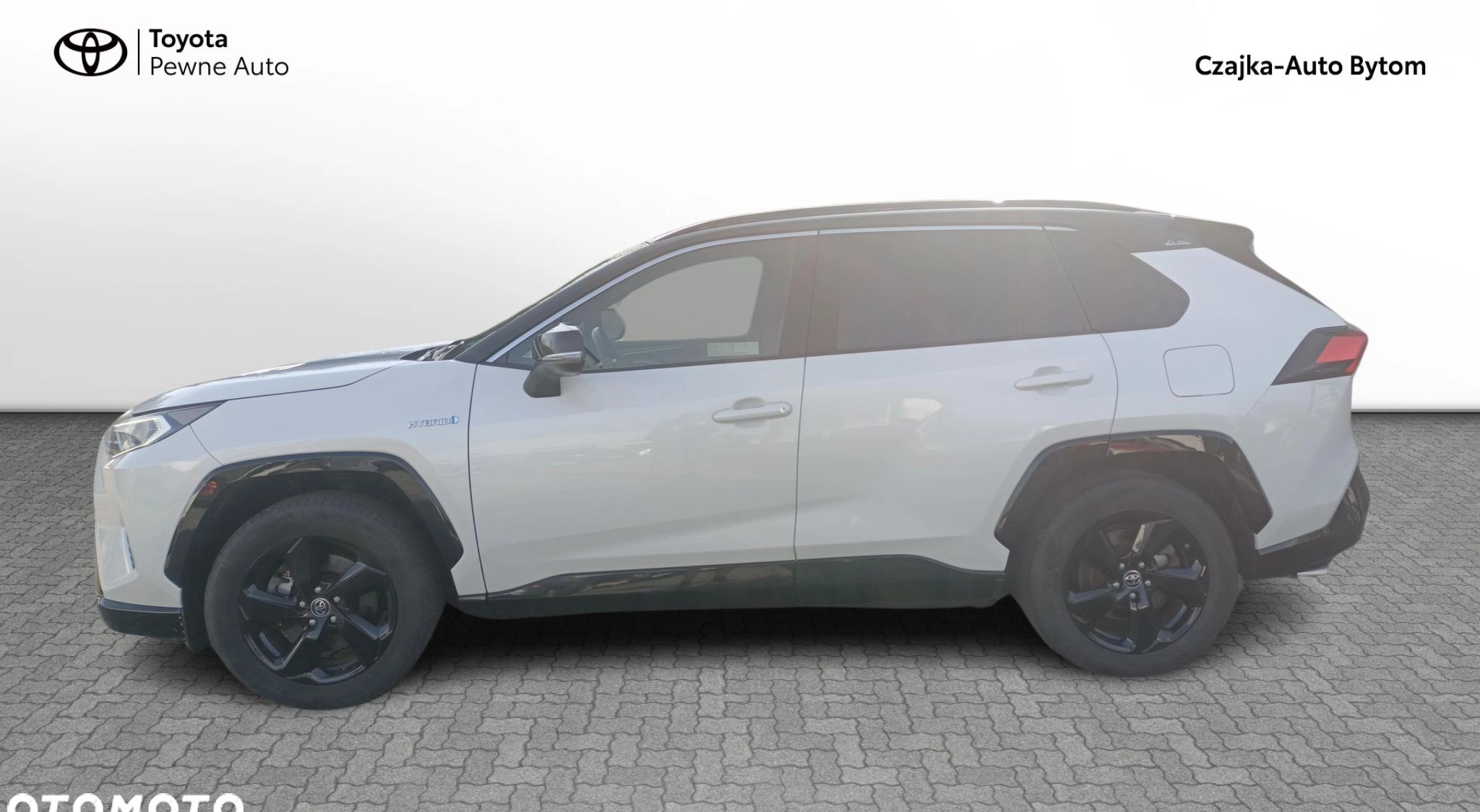 Toyota RAV4 cena 139900 przebieg: 121328, rok produkcji 2019 z Racibórz małe 232